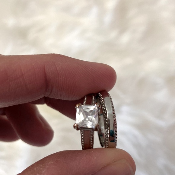 Set of five silver tone rings! - Picture 1 of 7